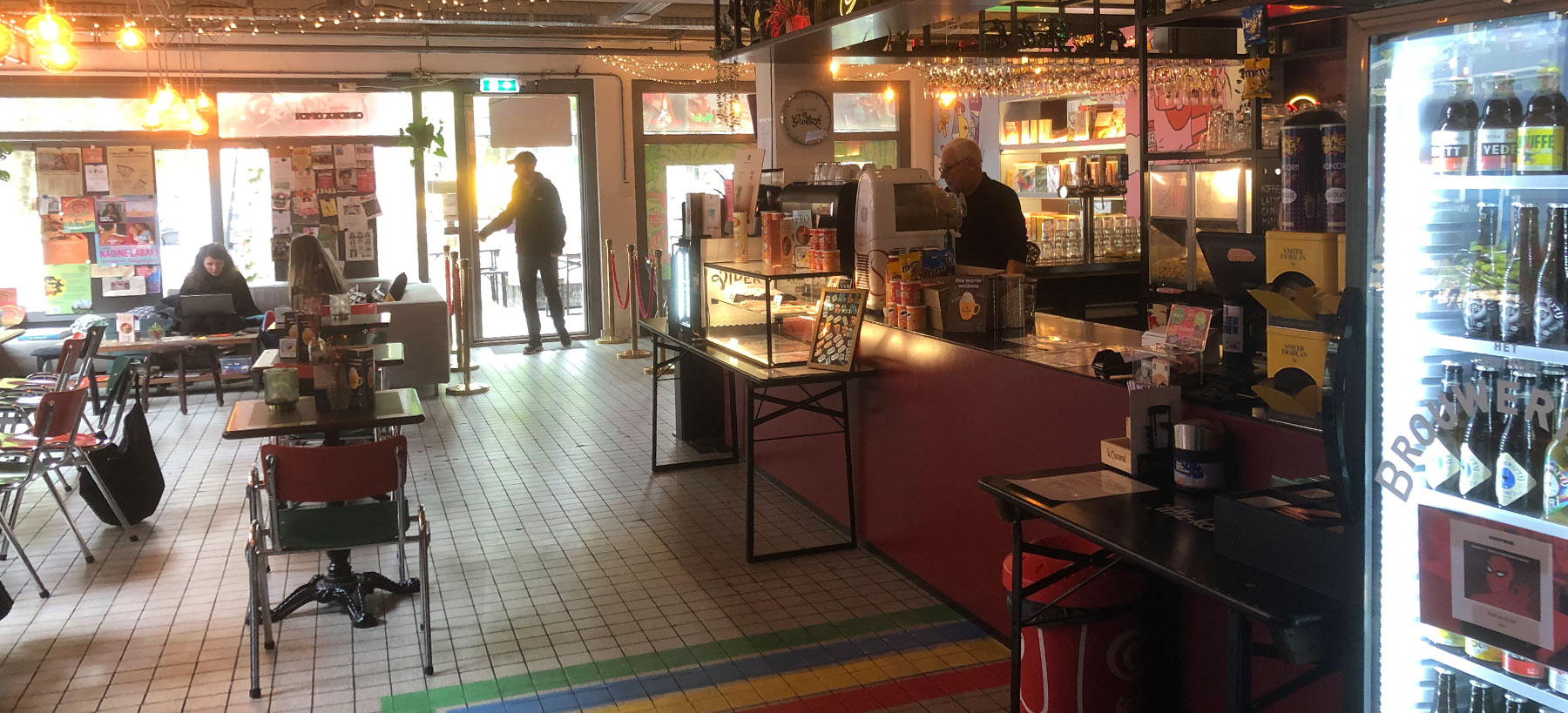 Kunst-west-ruimte-huren-3-kantine